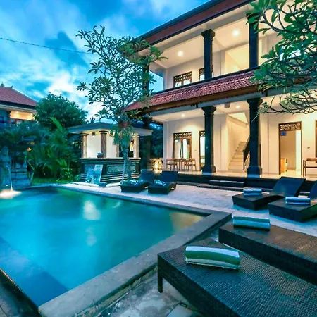 Esty House Hotel